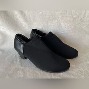 Black Rivet, Laura boots booties zip up side fabric top size 8.5 black